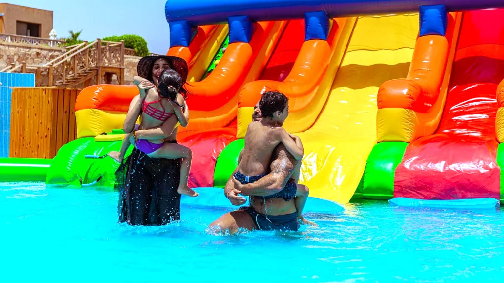 الفندق كانكون بيتش ريزورت - العين السخنة